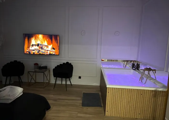 Shine Prywatne Jacuzzi Starowiślna